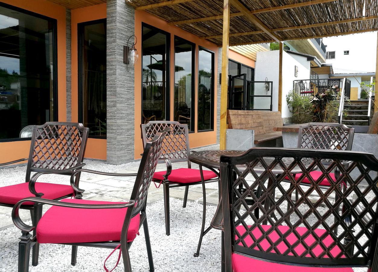 The Bamboo Leaf Yangshuo Hotel Exterior photo
